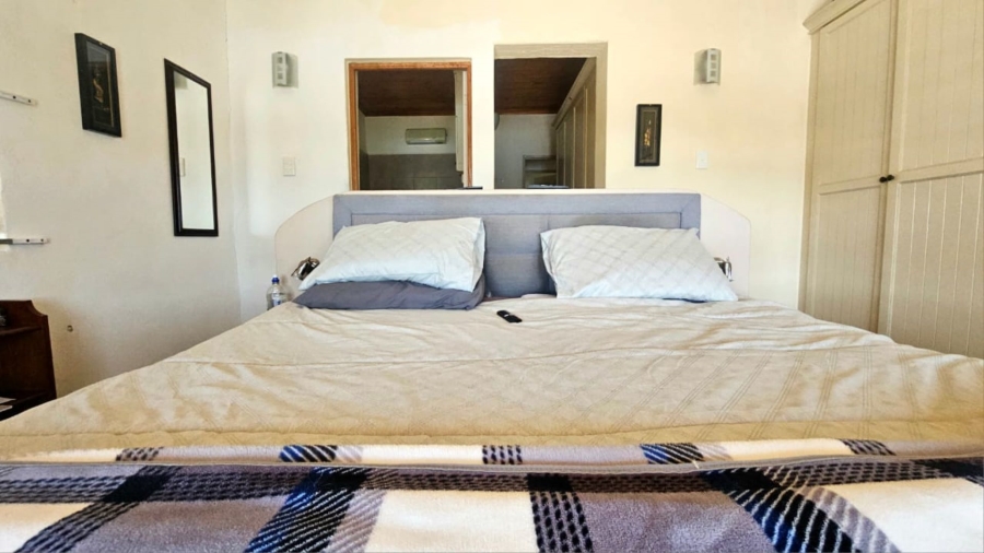 6 Bedroom Property for Sale in Malgas Western Cape